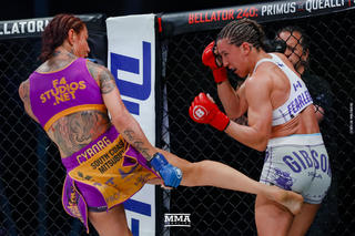 Cris Cyborg feet photo thumbnail