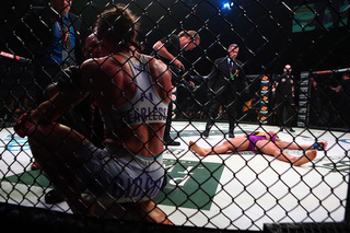 Cris Cyborg feet photo thumbnail