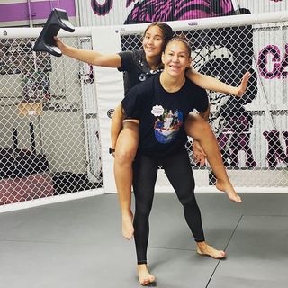 Cris Cyborg feet photo thumbnail
