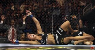 Cris Cyborg feet photo thumbnail