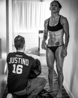 Cris Cyborg feet photo thumbnail