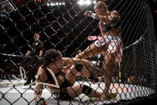 Cris Cyborg feet photo thumbnail