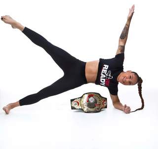 Cris Cyborg feet photo thumbnail