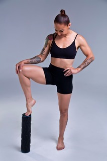 Cris Cyborg feet photo thumbnail