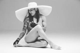 Cris Cyborg feet photo thumbnail