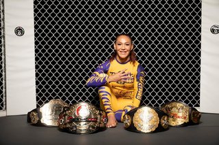 Cris Cyborg feet photo thumbnail