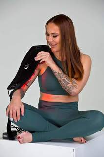 Cris Cyborg feet photo thumbnail