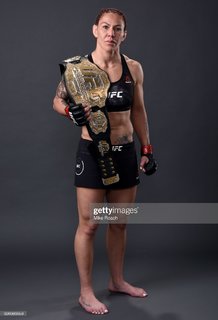 Cris Cyborg feet photo thumbnail