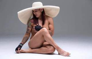 Cris Cyborg feet photo thumbnail