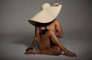 Cris Cyborg feet photo thumbnail