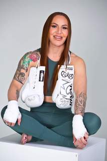 Cris Cyborg feet photo thumbnail