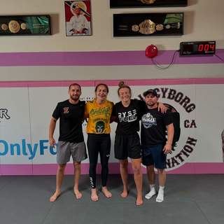 Cris Cyborg feet photo thumbnail