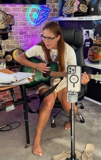 Cris Cyborg feet photo thumbnail