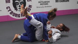 Cris Cyborg feet photo thumbnail