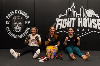 Cris Cyborg feet photo thumbnail