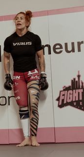 Cris Cyborg feet photo thumbnail