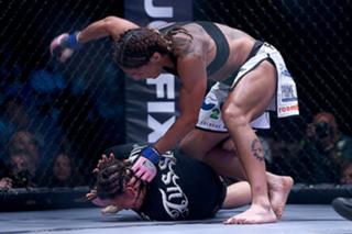 Cris Cyborg feet photo thumbnail