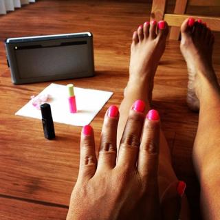 Cristela Alonzo feet photo 1