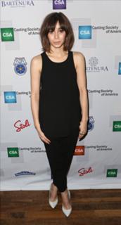 Cristin Milioti feet photo thumbnail