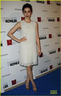 Cristin Milioti feet photo thumbnail
