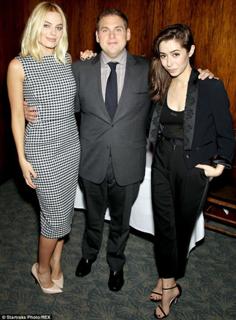 Cristin Milioti feet photo thumbnail