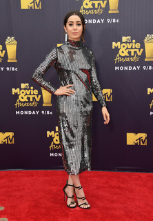 Cristin Milioti feet photo thumbnail