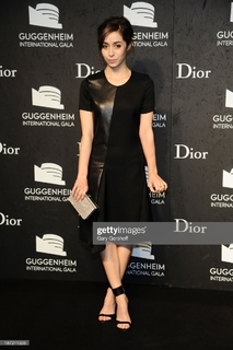 Cristin Milioti feet photo thumbnail