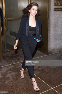 Cristin Milioti feet photo thumbnail