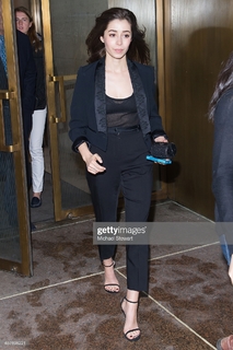 Cristin Milioti feet photo thumbnail