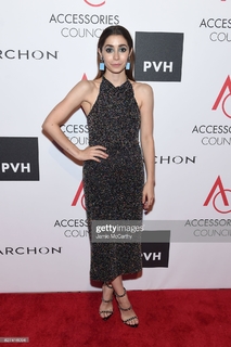 Cristin Milioti feet photo thumbnail