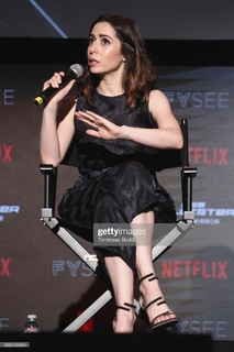 Cristin Milioti feet photo thumbnail