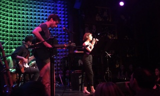 Cristin Milioti feet photo thumbnail