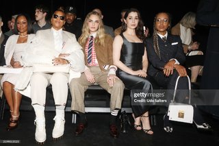 Cristin Milioti feet photo thumbnail