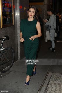 Cristin Milioti feet photo thumbnail