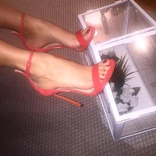 Cristina Buccino feet photo thumbnail