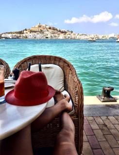 Cristina Buccino feet photo thumbnail