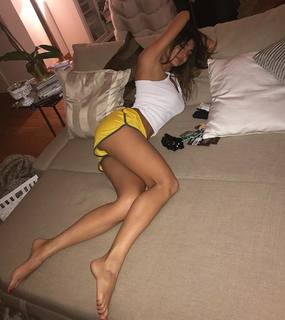 Cristina Buccino feet photo thumbnail