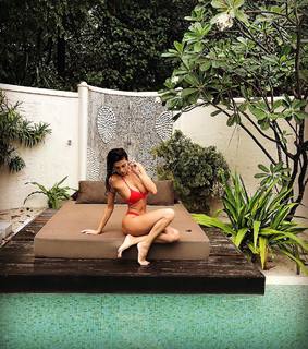 Cristina Buccino feet photo thumbnail