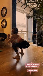 Cristina Buccino feet photo thumbnail