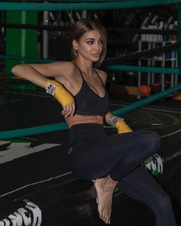 Cristina Buccino feet photo thumbnail