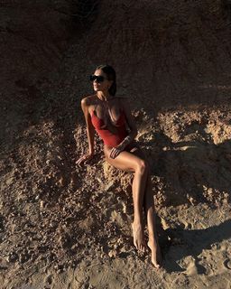 Cristina Buccino feet photo thumbnail