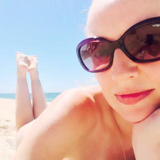 Cristina Castaño feet photo thumbnail