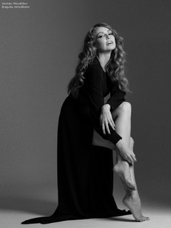 Cristina Castaño feet photo thumbnail