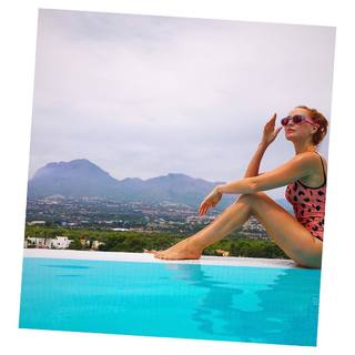 Cristina Castaño feet photo thumbnail