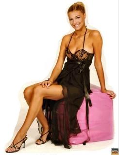 Cristina Chiabotto feet photo thumbnail
