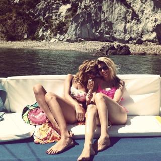 Cristina Chiabotto feet photo thumbnail