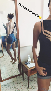 Cristina Chiabotto feet photo thumbnail