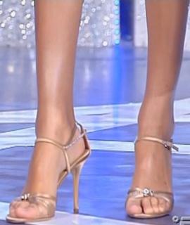 Cristina Chiabotto feet photo thumbnail