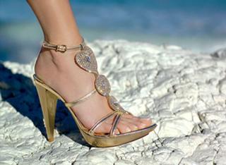 Cristina Chiabotto feet photo thumbnail