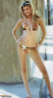 Cristina Chiabotto feet photo thumbnail